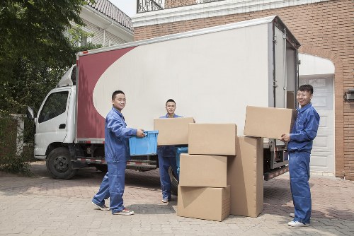 Professional flat removals in Cannhall with packing and loading support