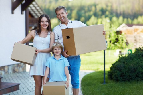 Compact moving service handling boxes and belongings