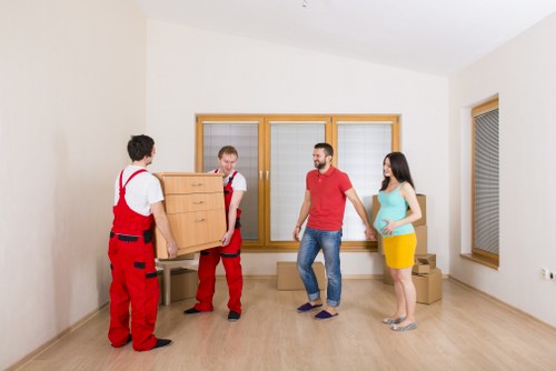 Families and movers using short-term storage in Cannhall